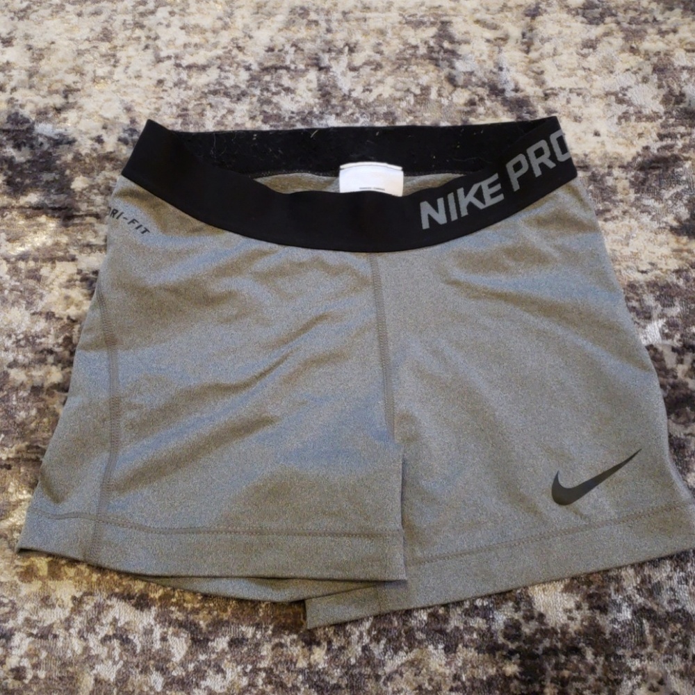 Grey dri-fit nike pro shorts